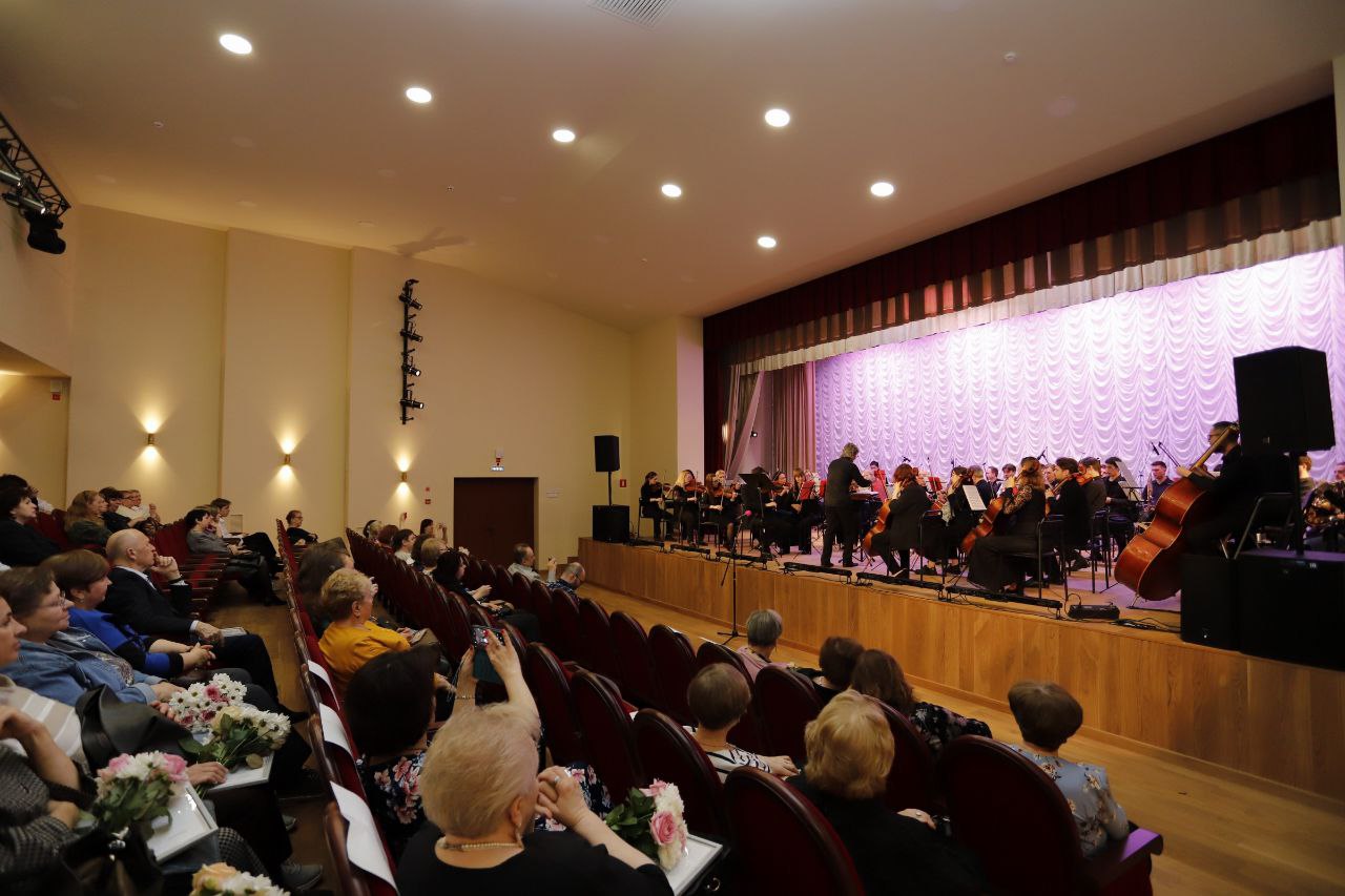 Заместитель главы городского округа Фрязино Юлия Шувалова поздравила работников культуры с прошедшим профессиональным праздником