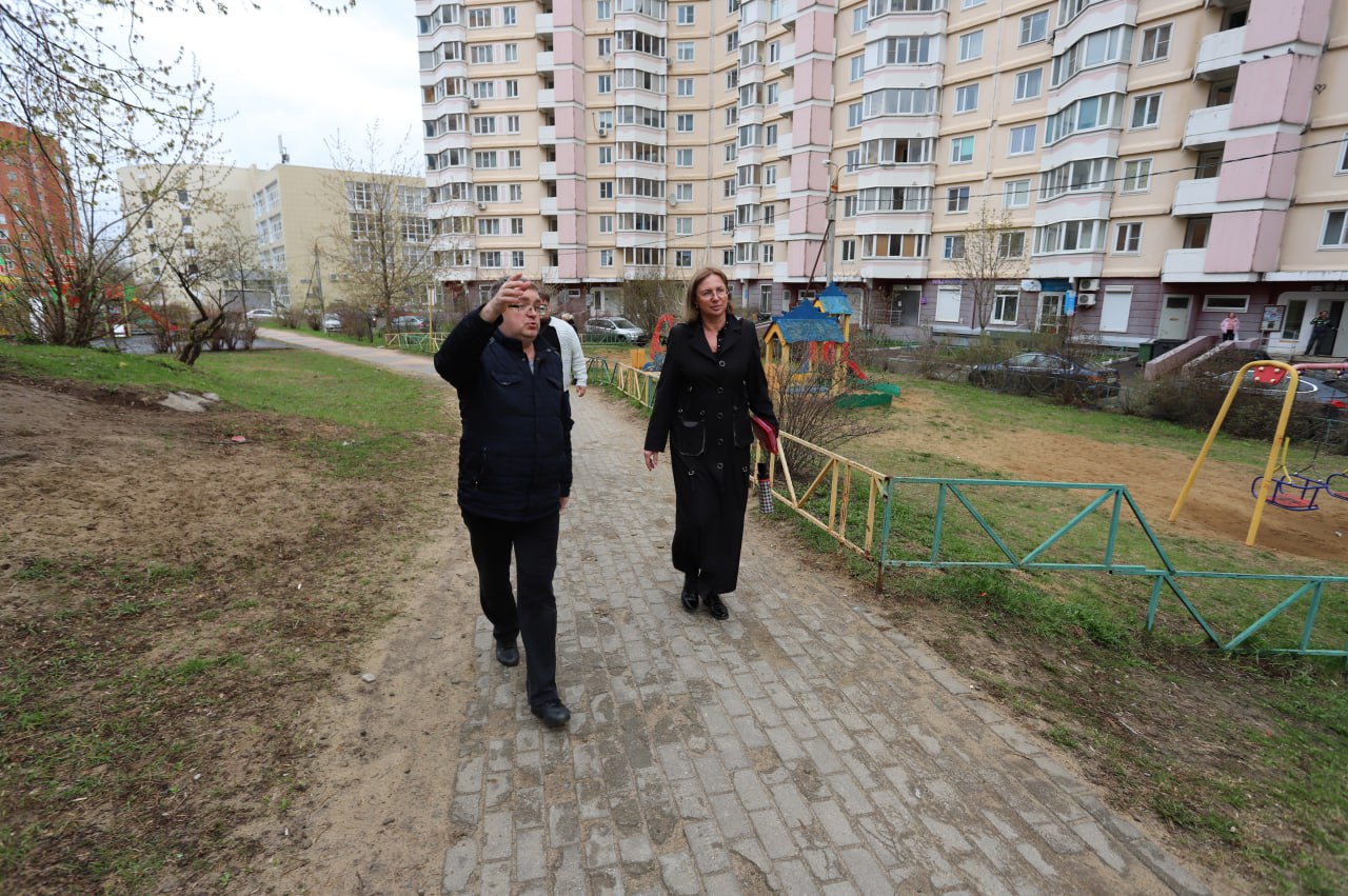По поручению главы городского округа Фрязино Дмитрия Воробьева его заместитель Юлия Шувалова провела встречу с жителями домов 29, 31 по Проспекту Мира