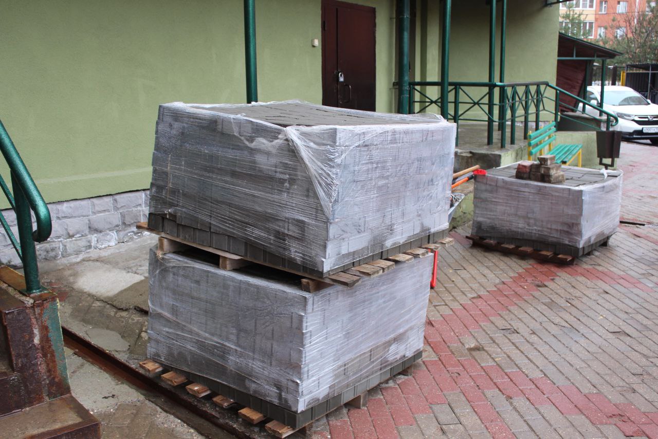 Заместитель главы городского округа Фрязино Виктория Оганезова встретилась с жителями дома №7 по улице Октябрьская