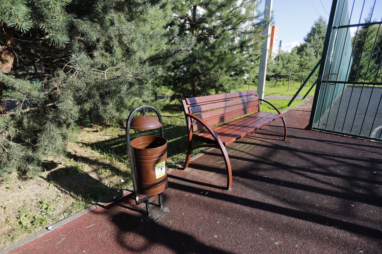 Заместитель главы городского округа Фрязино Виктория Оганезова осмотрела игровую площадку