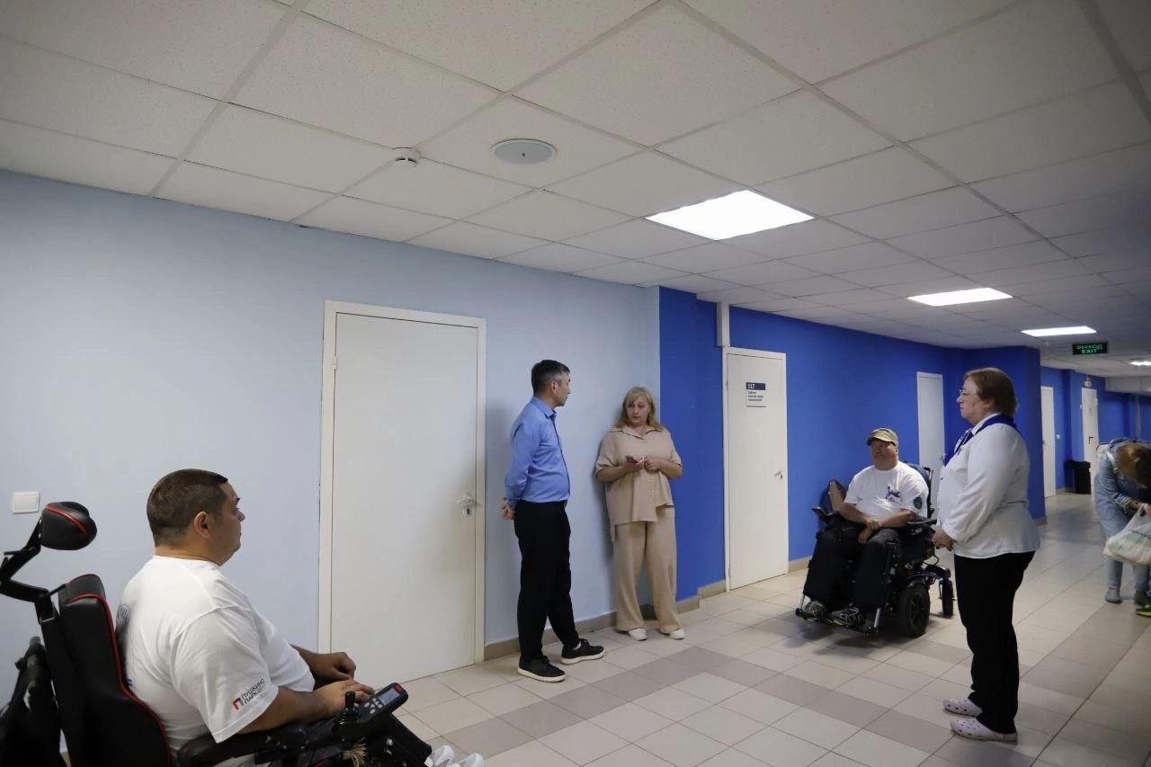 Первый заместитель главы городского округа Фрязино Нодар Бощеван провел проверку доступной среды с жителями Фрязино