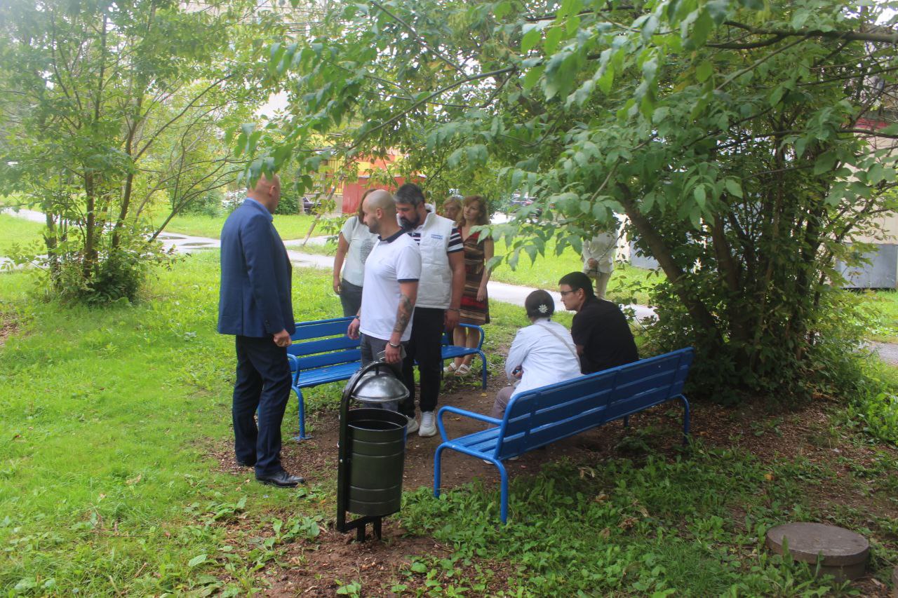 Заместитель главы городского округа Фрязино Антон Тропин встретился с жителями домов № 4к1 и №6 по Проспекту Мира