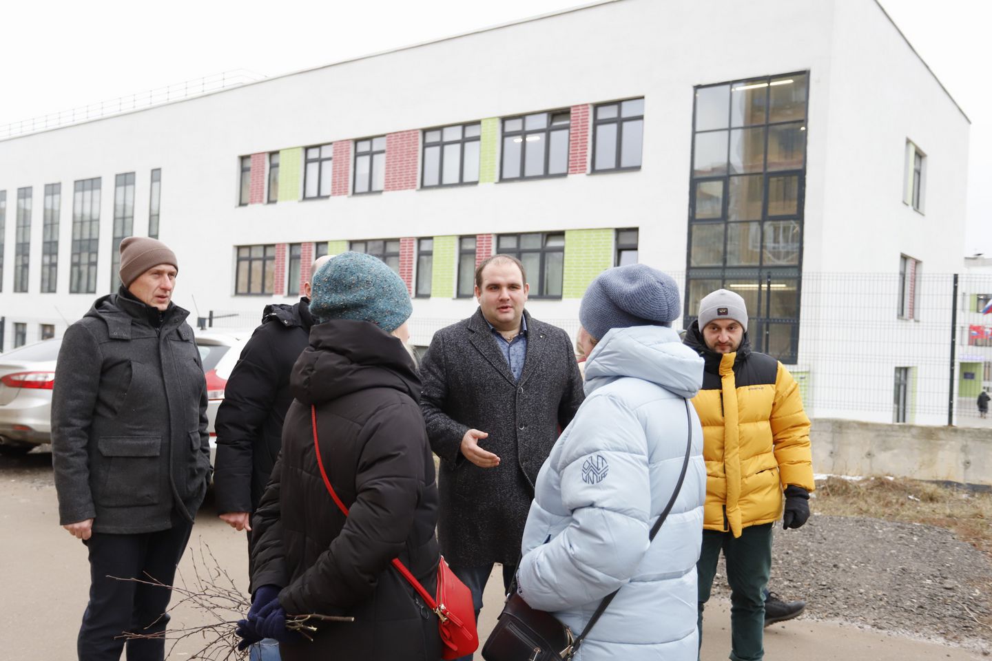 Заместитель главы городского округа Фрязино Артем Вольчак провел встречу с жителями микрорайона №4