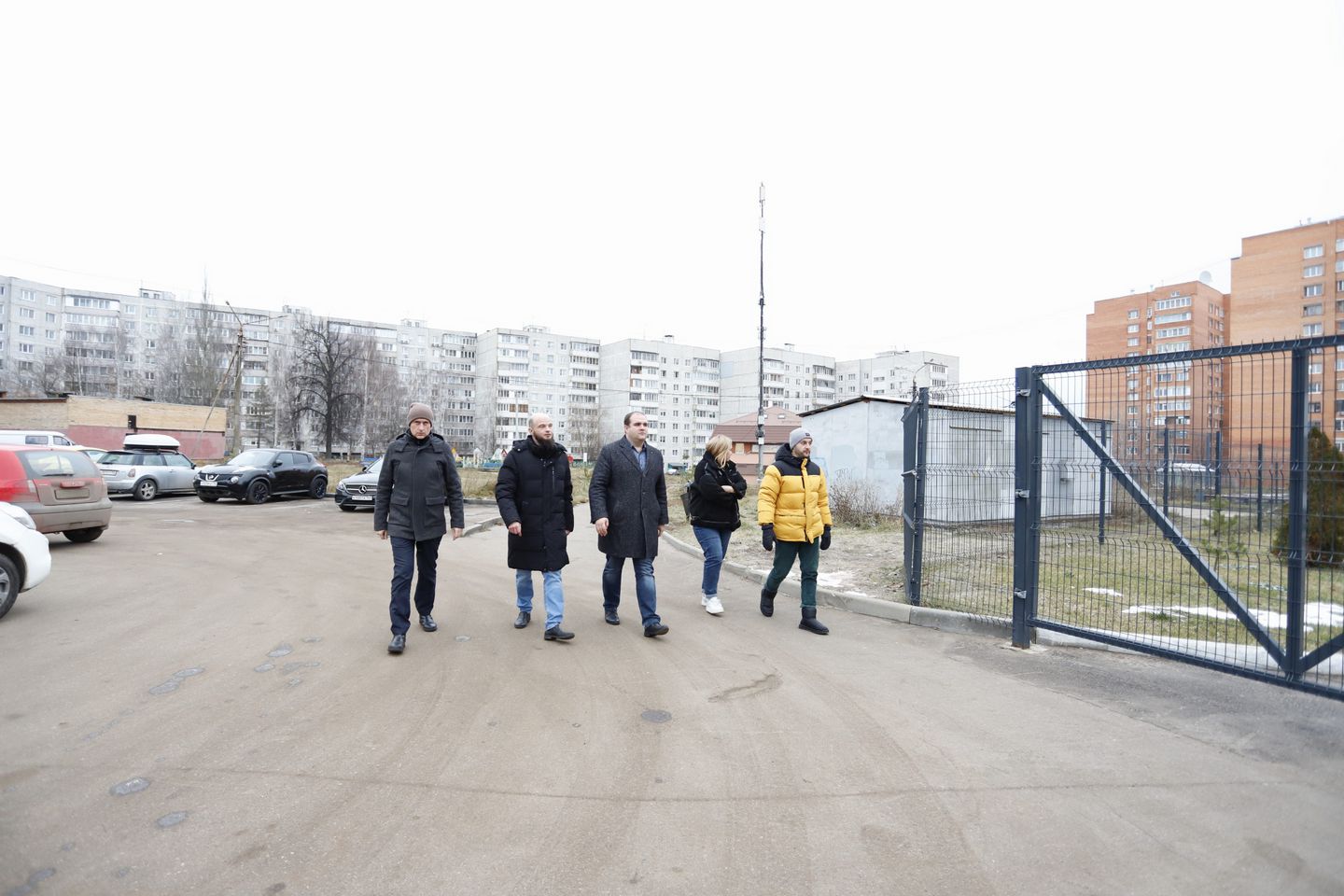 Заместитель главы городского округа Фрязино Артем Вольчак провел встречу с жителями микрорайона №4