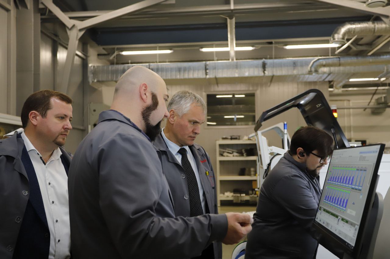 Глава городского округа Фрязино Дмитрий Воробьев в рамках рабочего визита посетил завод «Инферит»