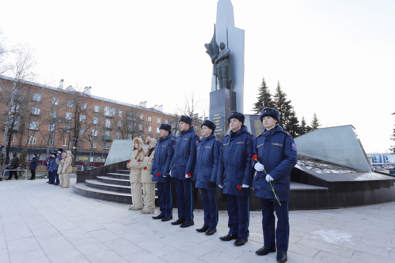 Сегодня вся страна отмечает День воинской славы России - День начала контрнаступления советских войск против немецко-фашистских войск в битве под Москвой