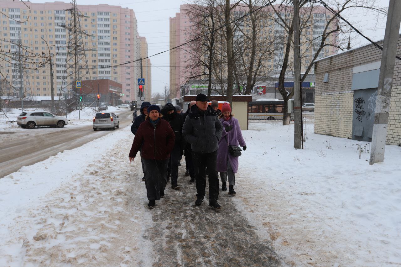 Глава городского округа Фрязино Дмитрий Воробьев провел обход территории с целью контроля качества уборки снега