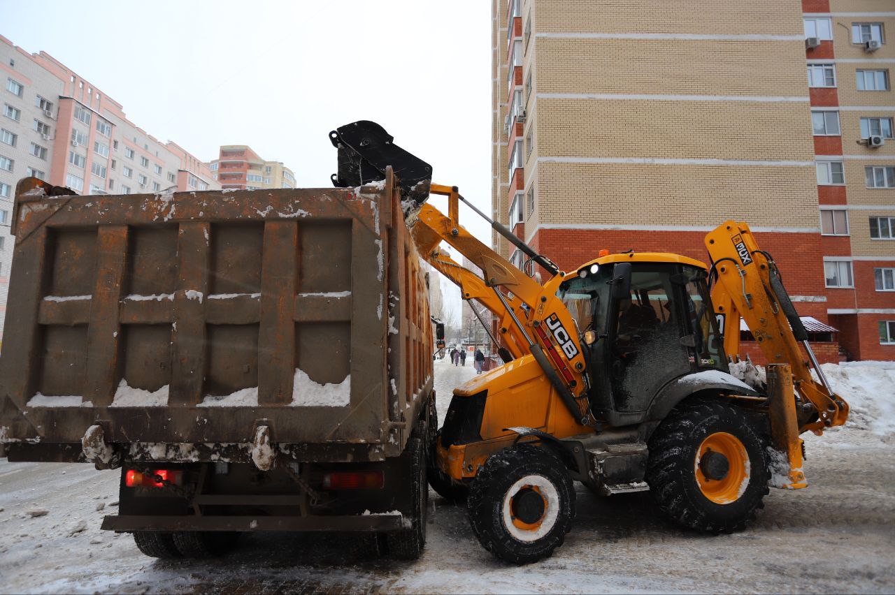 Глава городского округа Фрязино Дмитрий Воробьев провел обход территории с целью контроля качества уборки снега
