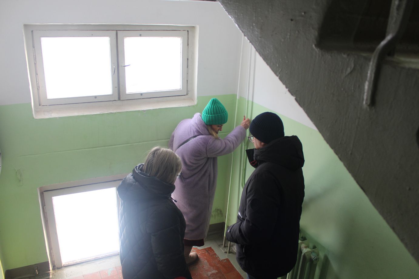 Заместитель главы городского округа Фрязино Виктория Оганезова посетила дворы домов № 27, 29 и 29а по улице Луговой