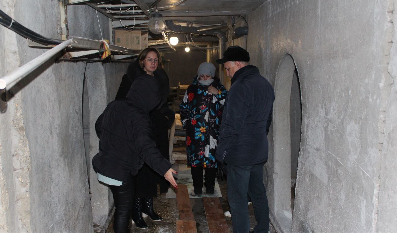 Заместитель главы городского округа Фрязино Юлия Шувалова повторно встретилась с жителями дома 29 по Проспекту Мира