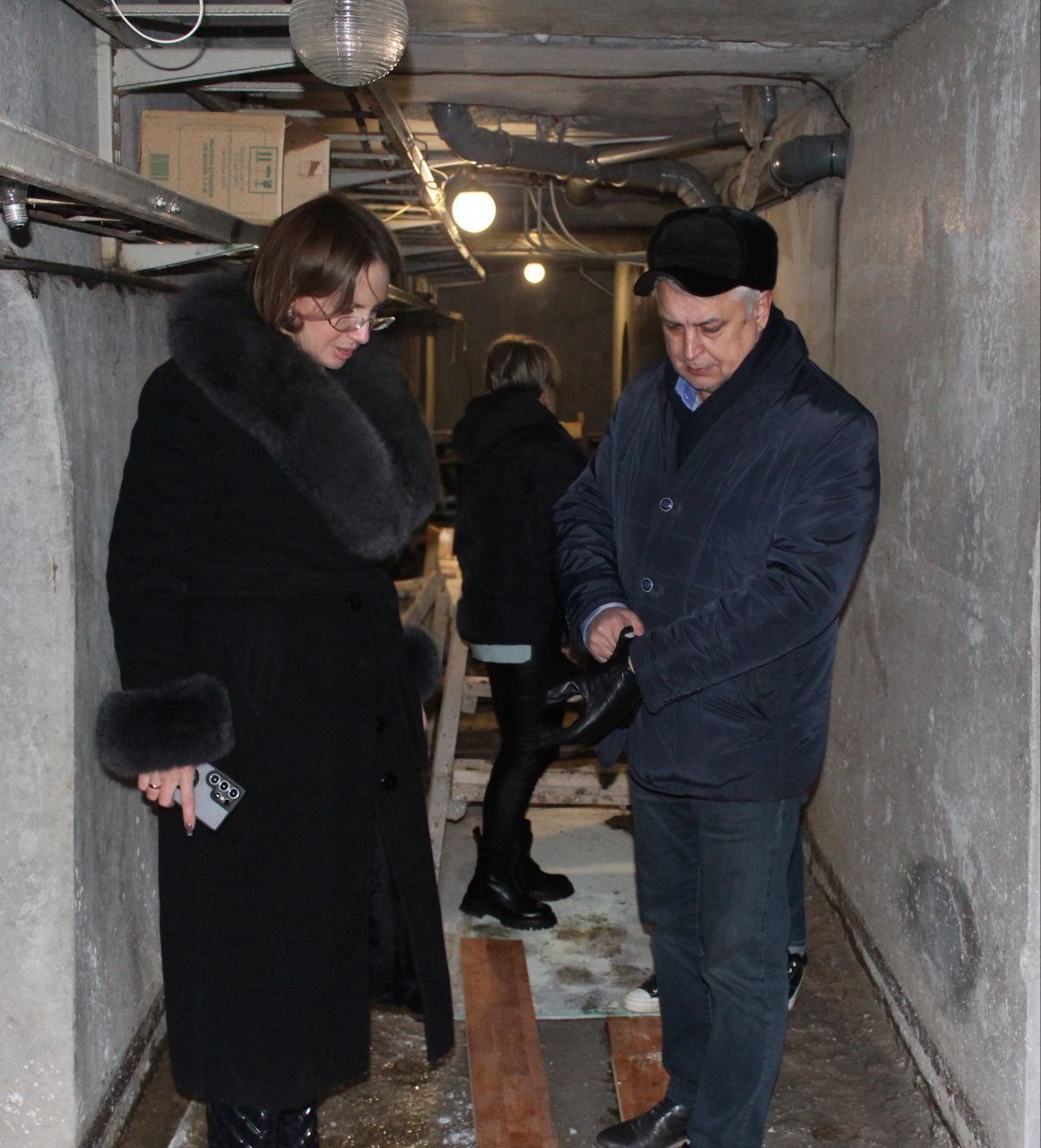 Заместитель главы городского округа Фрязино Юлия Шувалова повторно встретилась с жителями дома 29 по Проспекту Мира