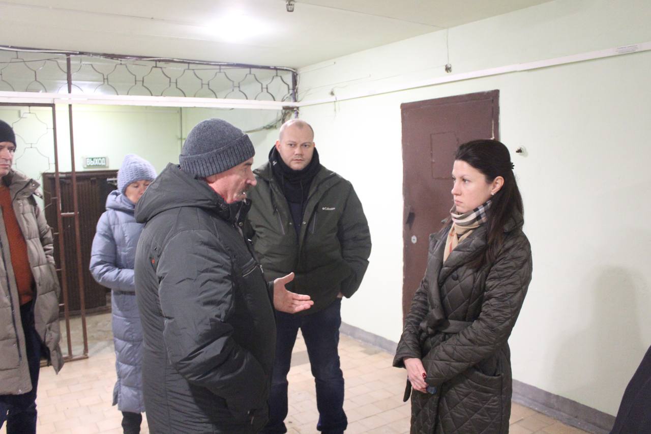 Заместитель главы городского округа Фрязино Наталья Силаева провела проверку жалоб на нарушение температуры отопления