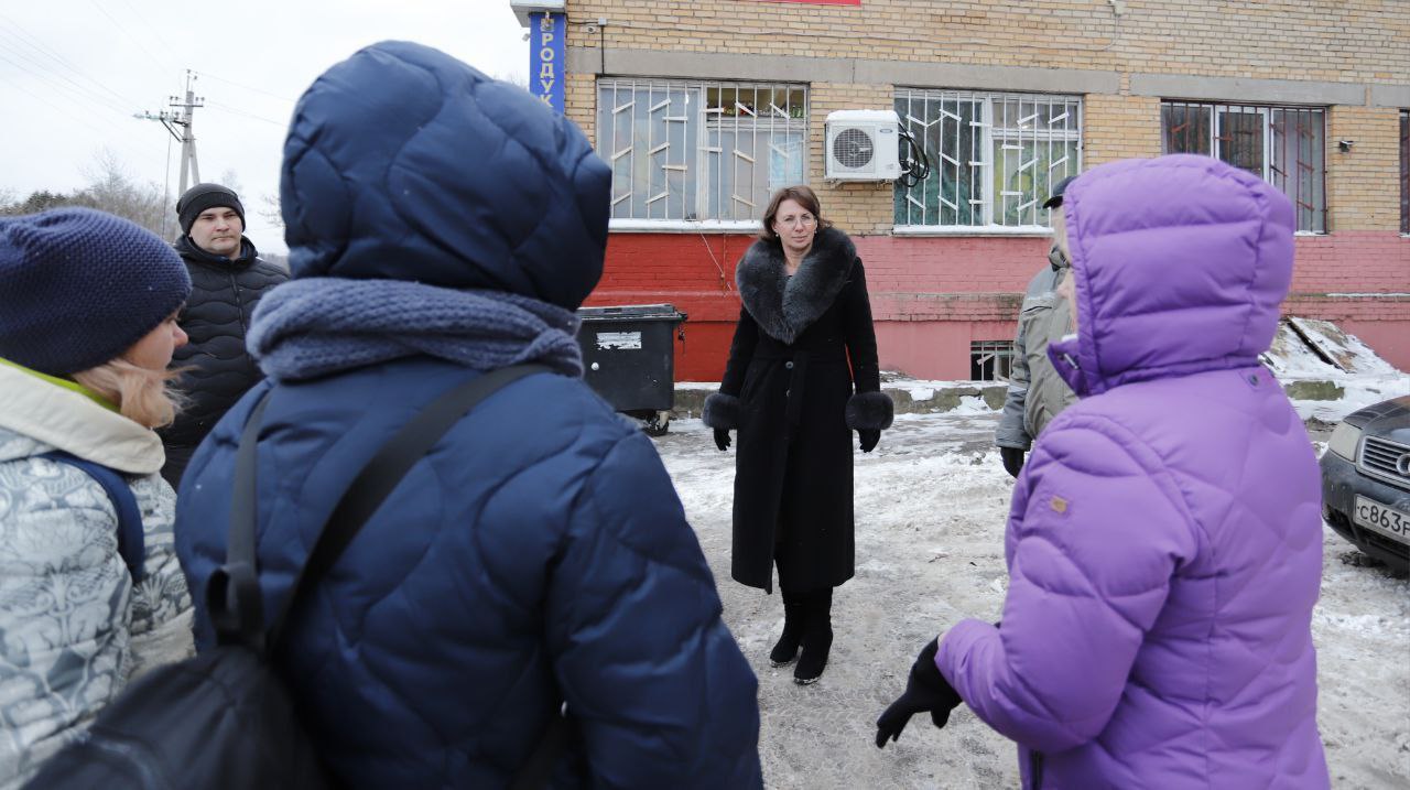 Заместитель главы городского округа Фрязино Юлия Шувалова встретилась с жителями дома 10 по Окружному проезду