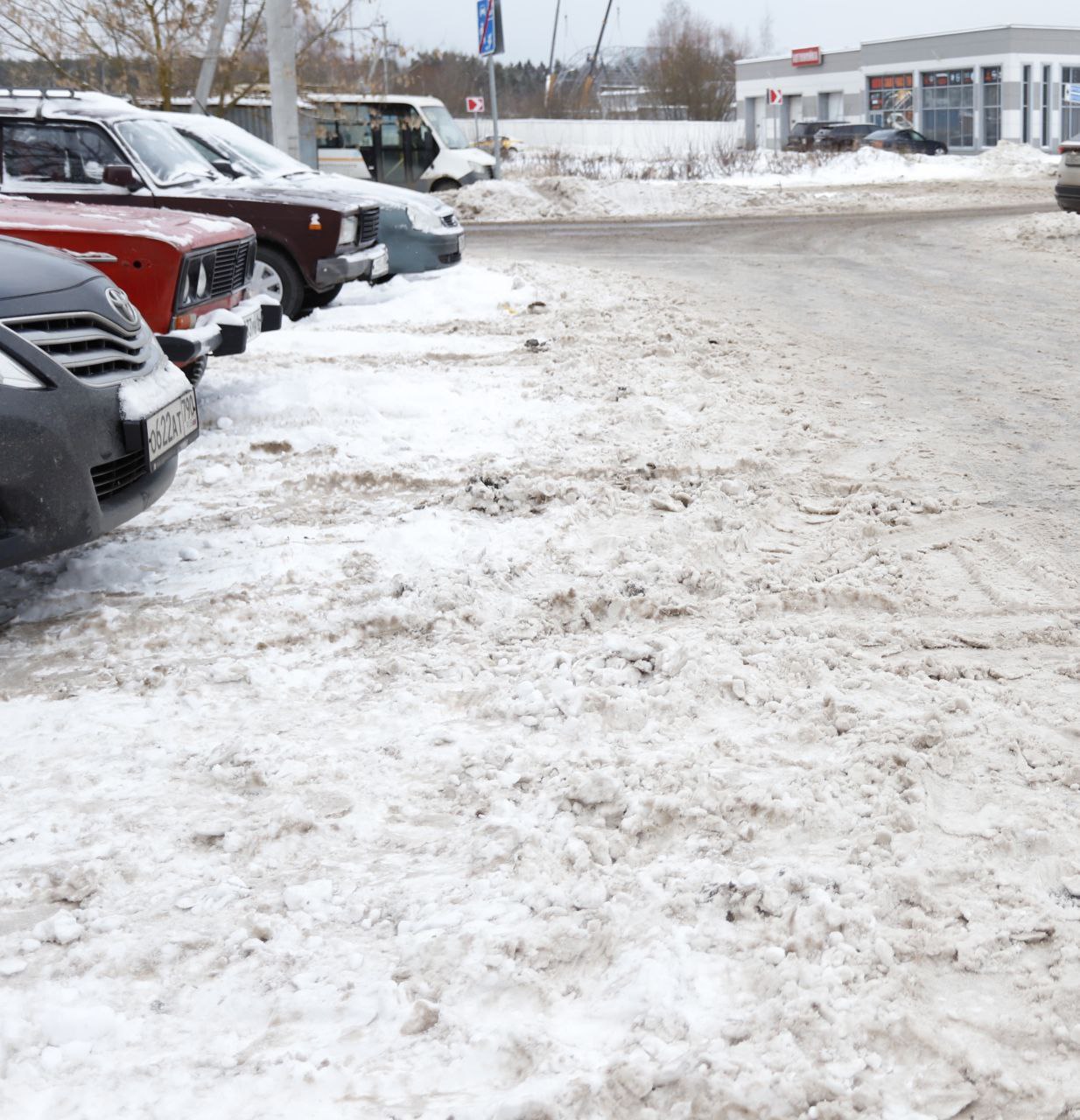 Заместитель главы городского округа Фрязино Юлия Шувалова встретилась с жителями дома 10 по Окружному проезду