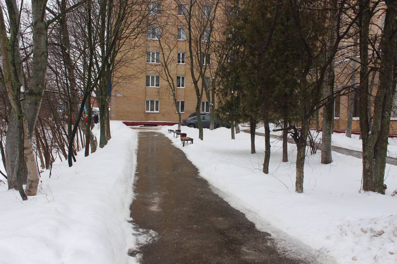 Заместитель главы городского округа Фрязино Наталья Силаева провела выездную встречу с жителями домов № 6 и 10 по Окружному проезду