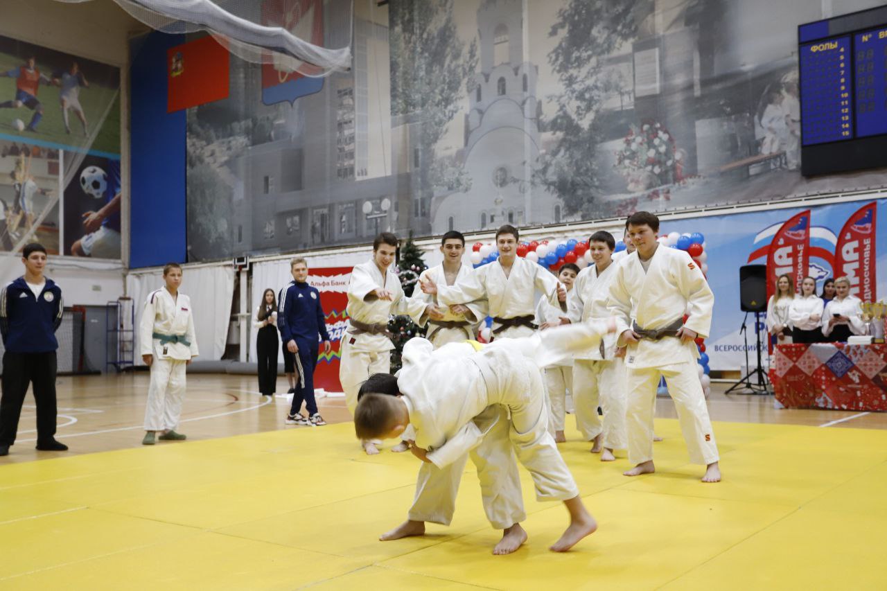 На арене спортшколы «Олимп» состоялся традиционный праздник – подведение спортивных итогов 2024 года