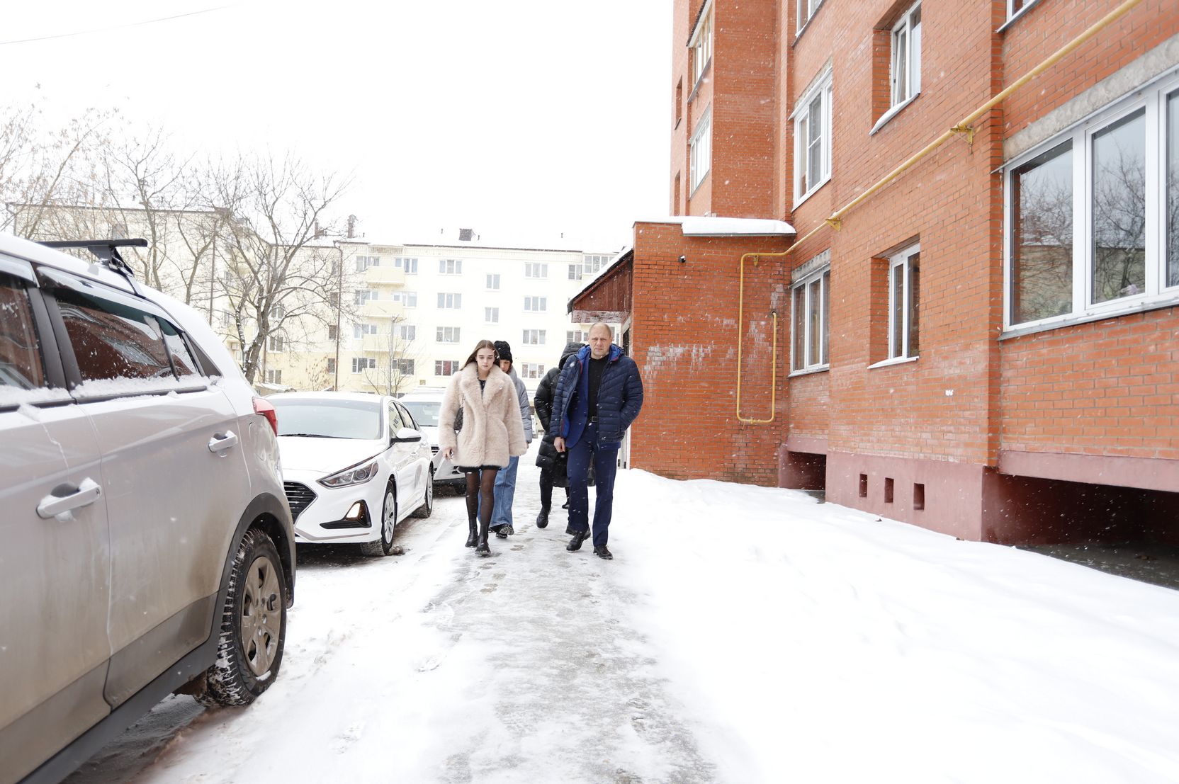 Заместитель главы городского округа Фрязино Антон Тропин встретился с жителями дома 2А по Спортивному проезду