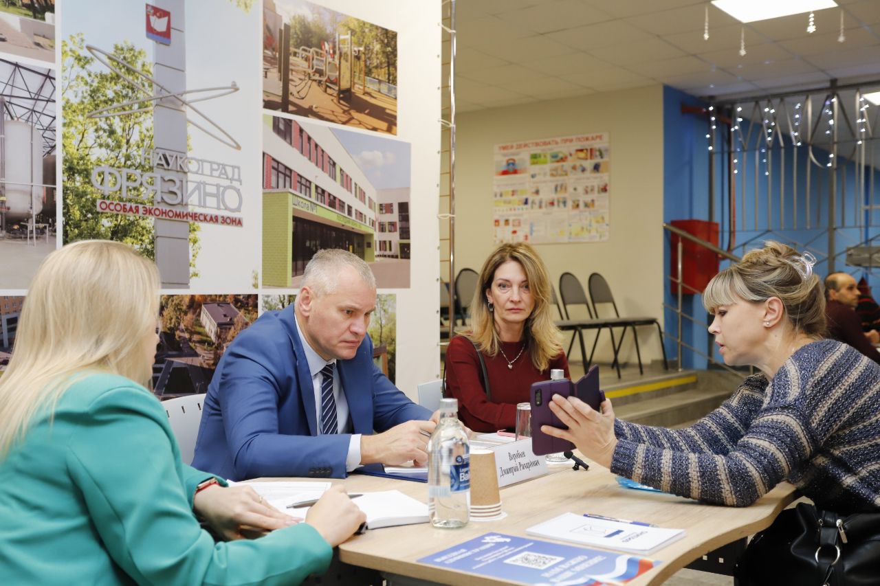Традиционный открытый прием жителей, крайний в этом году, прошел в лицее