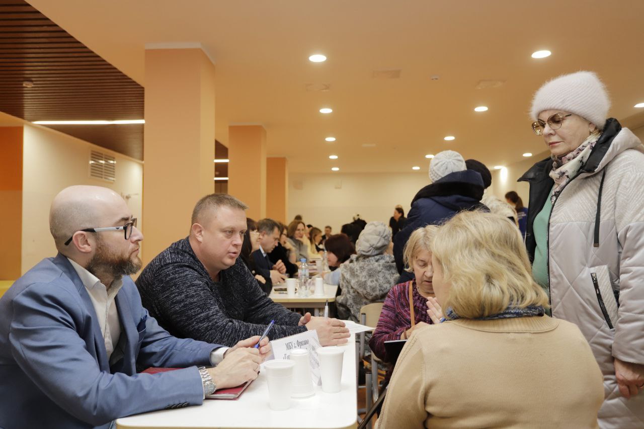 Глава городского округа Фрязино Дмитрий Воробьев провел встречу с жителями