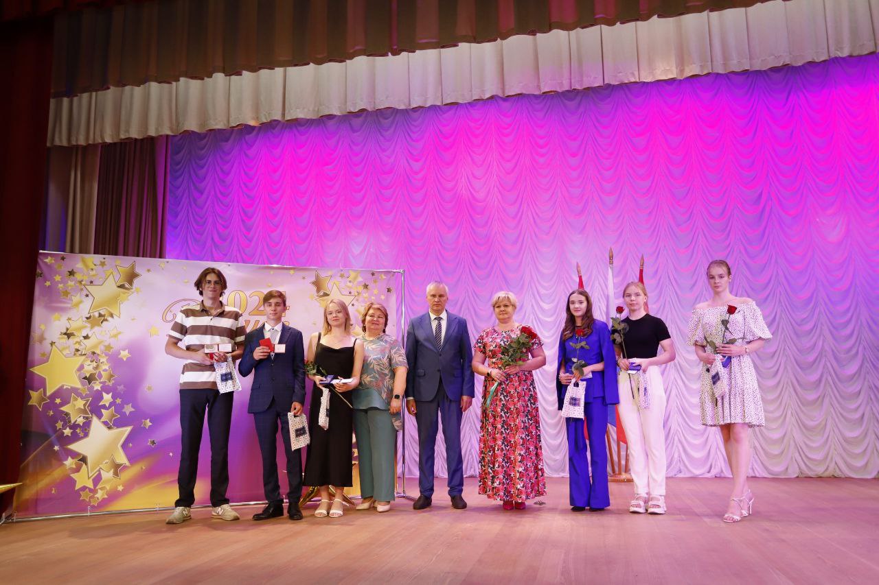 Самые светлые и перспективные умы Наукограда получили медали за успехи в учебе!