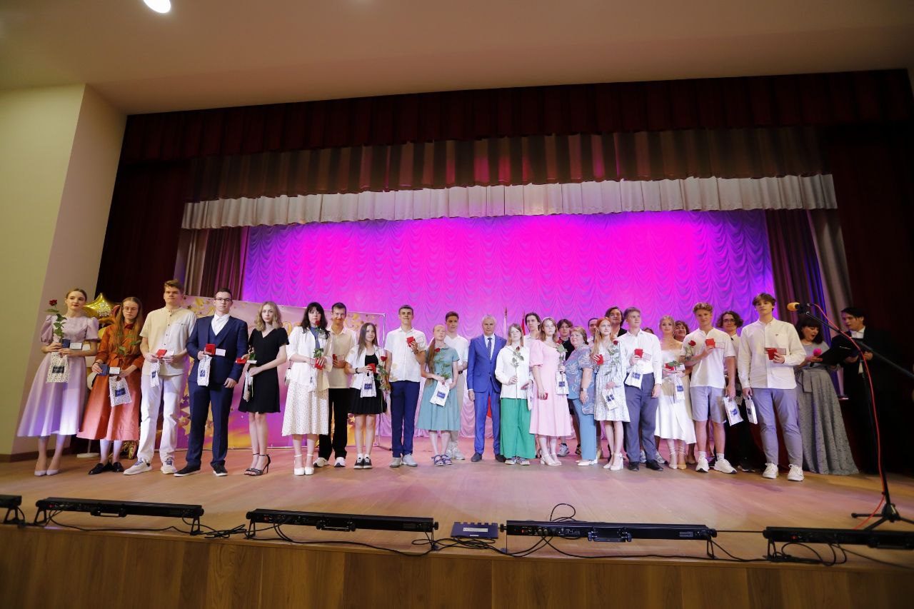 Самые светлые и перспективные умы Наукограда получили медали за успехи в учебе!