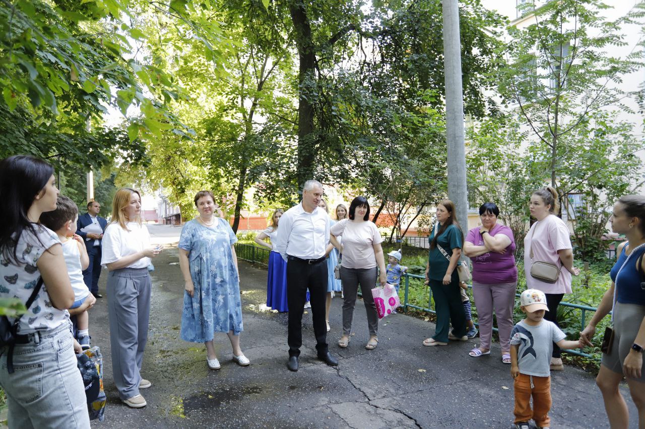 Глава городского округа Фрязино Дмитрий Воробьев встретился с родителями воспитанников «Палисадика»