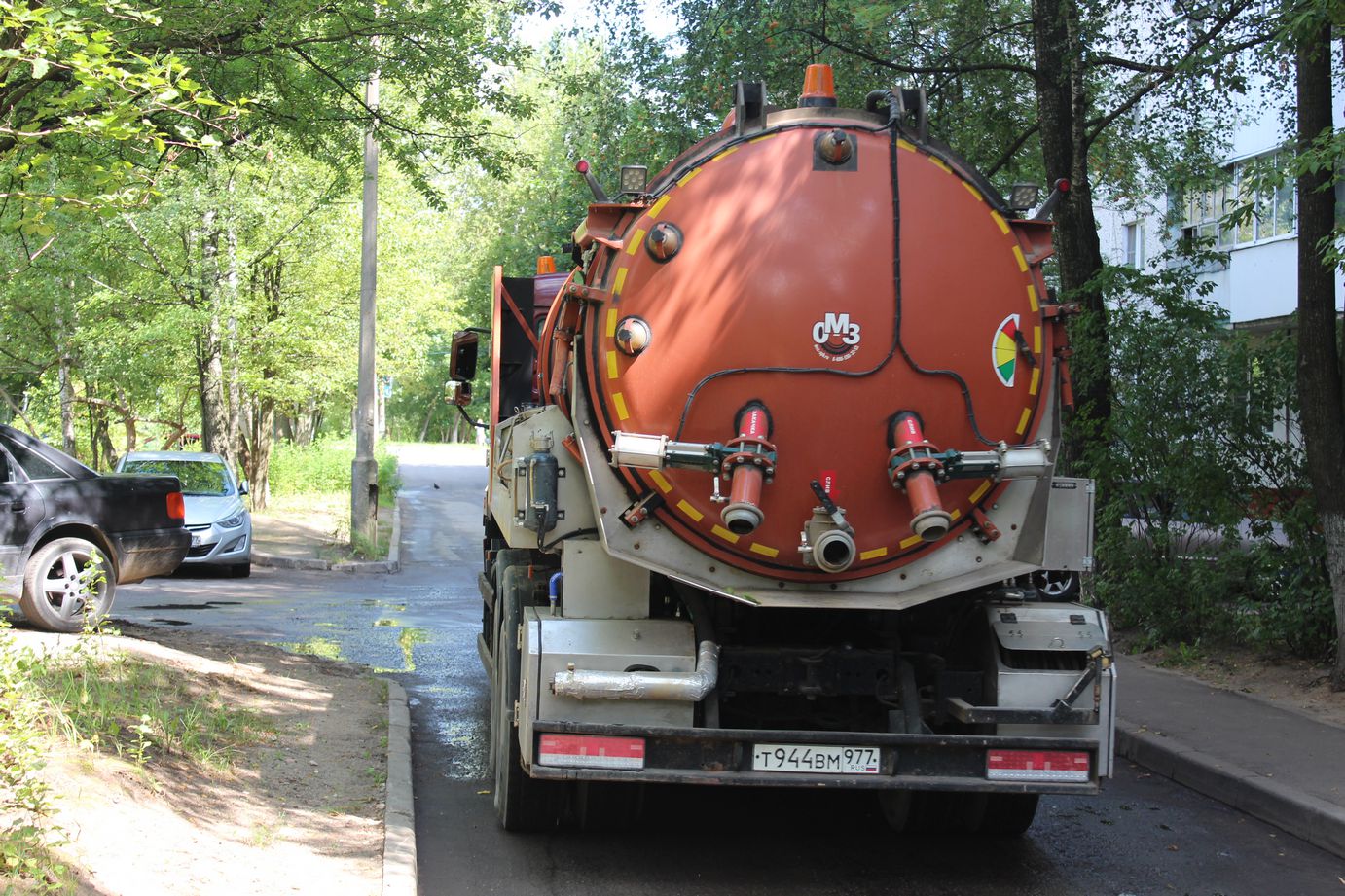 Заместитель главы городского округа Фрязино Антон Тропин снова встретился с жителями многоквартирного дома №16 по ул. Полевой