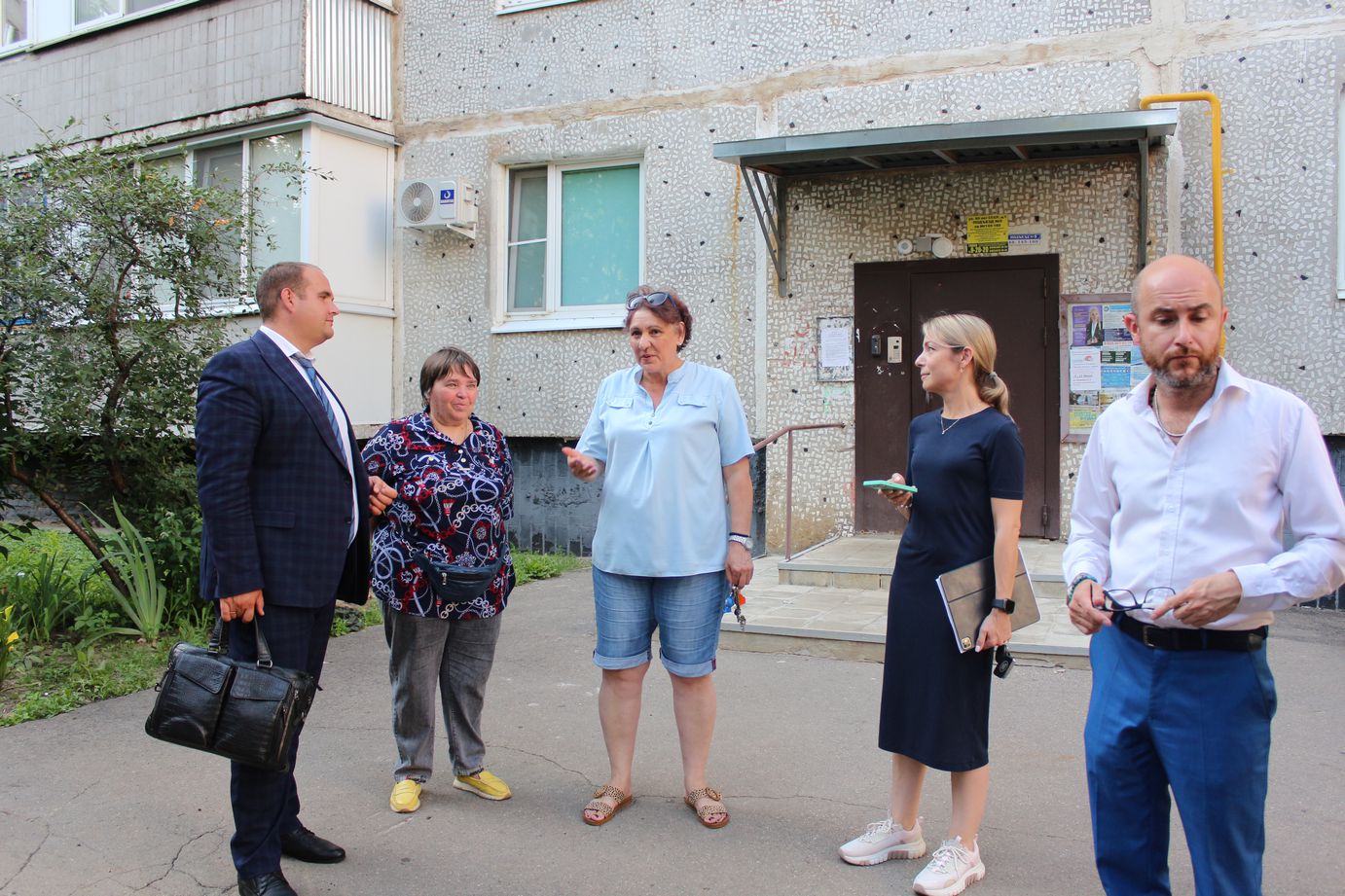 Заместитель главы городского округа Фрязино Артем Вольчак встретился с жителями дома 1 по улице 60 лет СССР