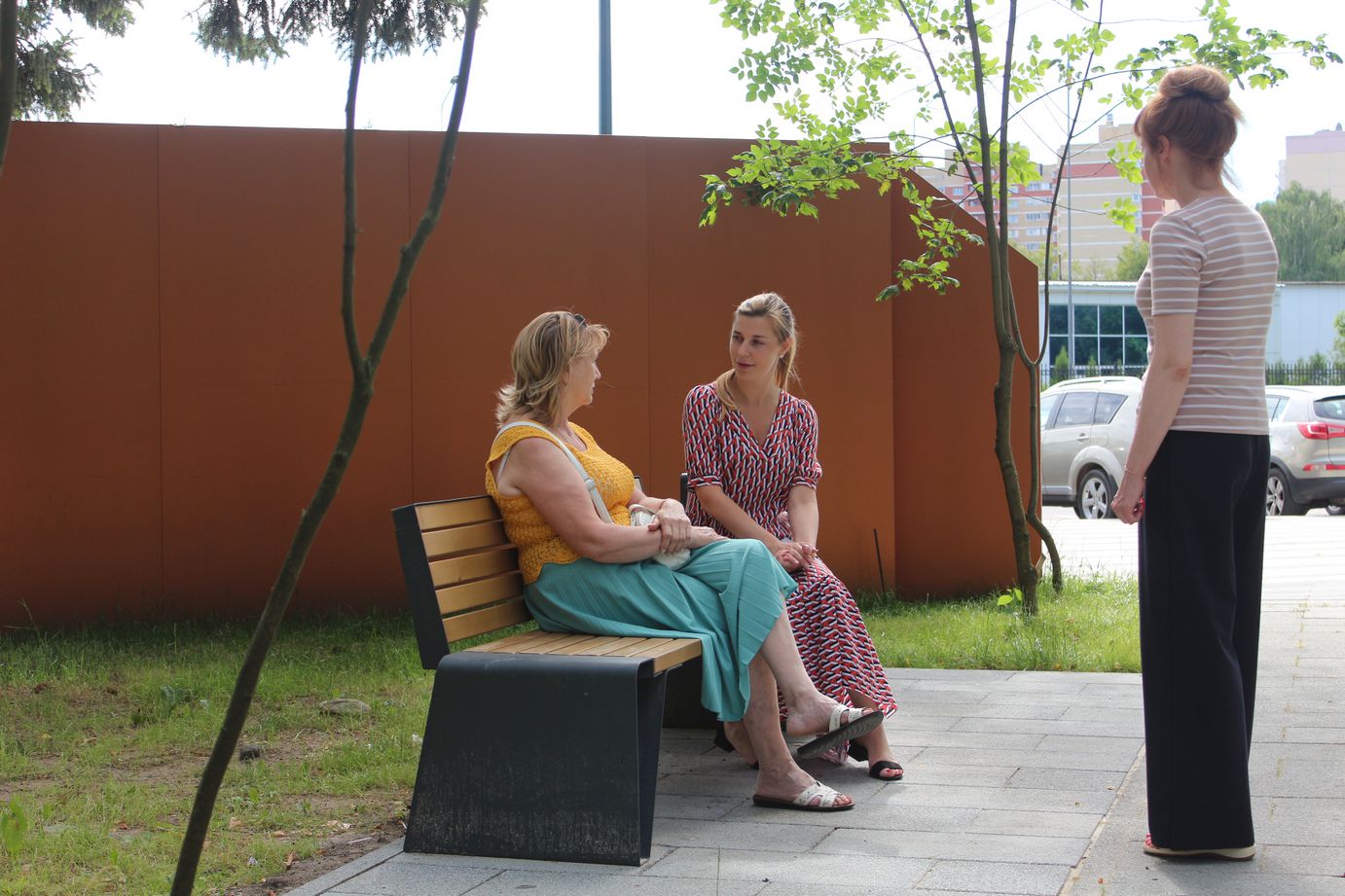 Заместитель главы городского округа Фрязино Наталия Князева встретилась с жителями на Площади Победы