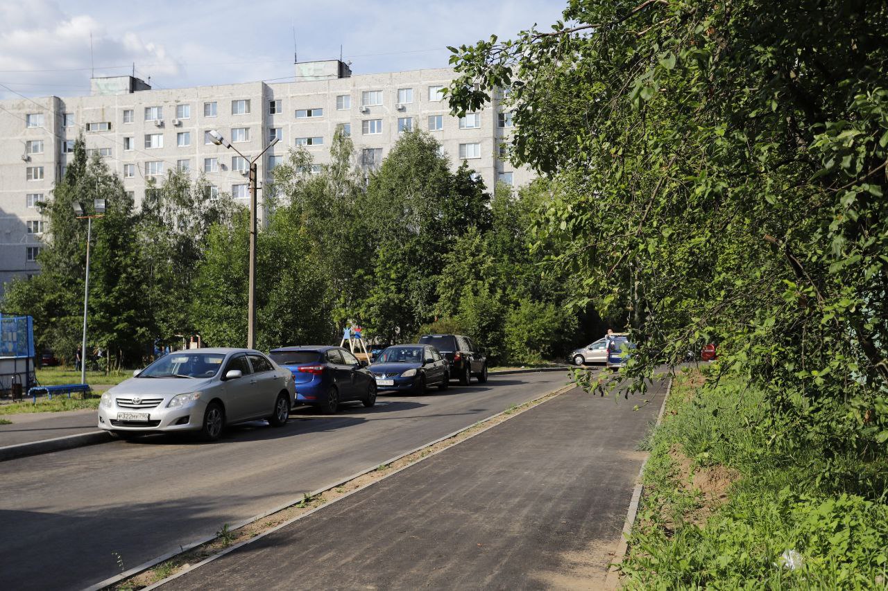 Глава городского округа Фрязино Дмитрий Воробьев встретился с жителями двора ул. Полевая д. 15 - ул. 60 лет СССР д. 11