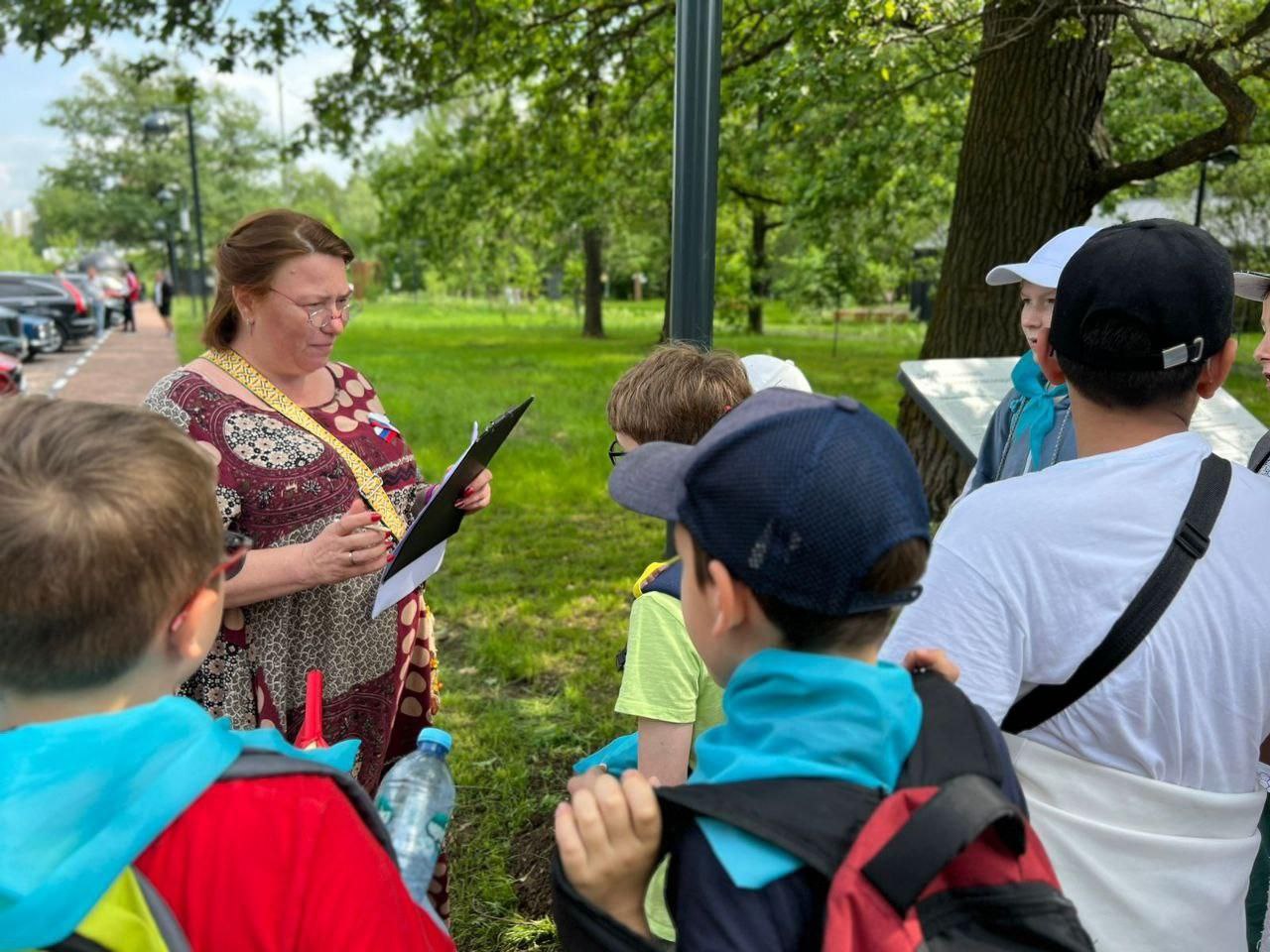 Главный праздник страны – День России отметили во Фрязинском лесопарке