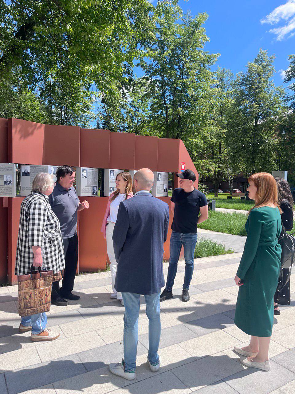 Осмотр территории реконструируемой площади Победы