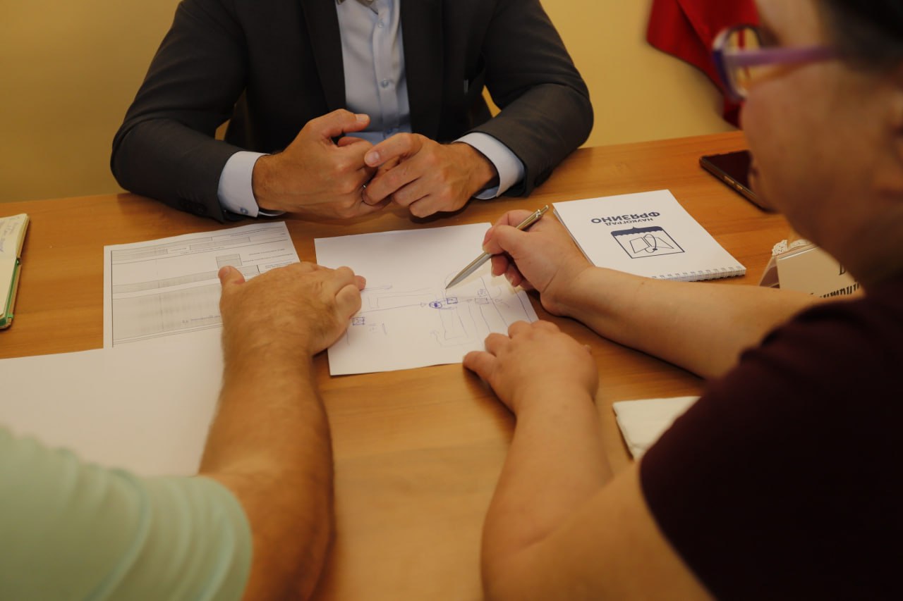 В здании щелковского колледжа на Окружном проезде прошла традиционная встреча с жителями, в формате выездной администрации