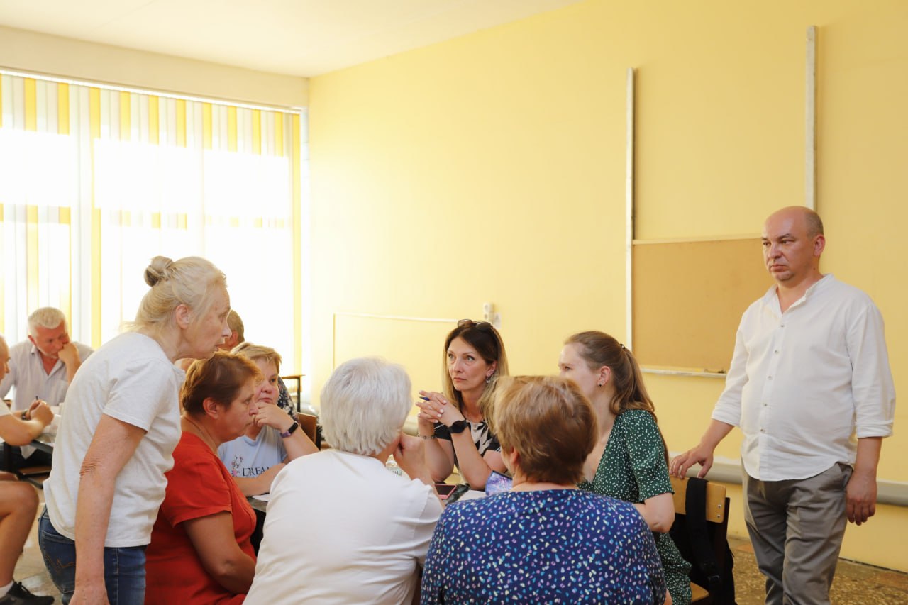 В здании щелковского колледжа на Окружном проезде прошла традиционная встреча с жителями, в формате выездной администрации