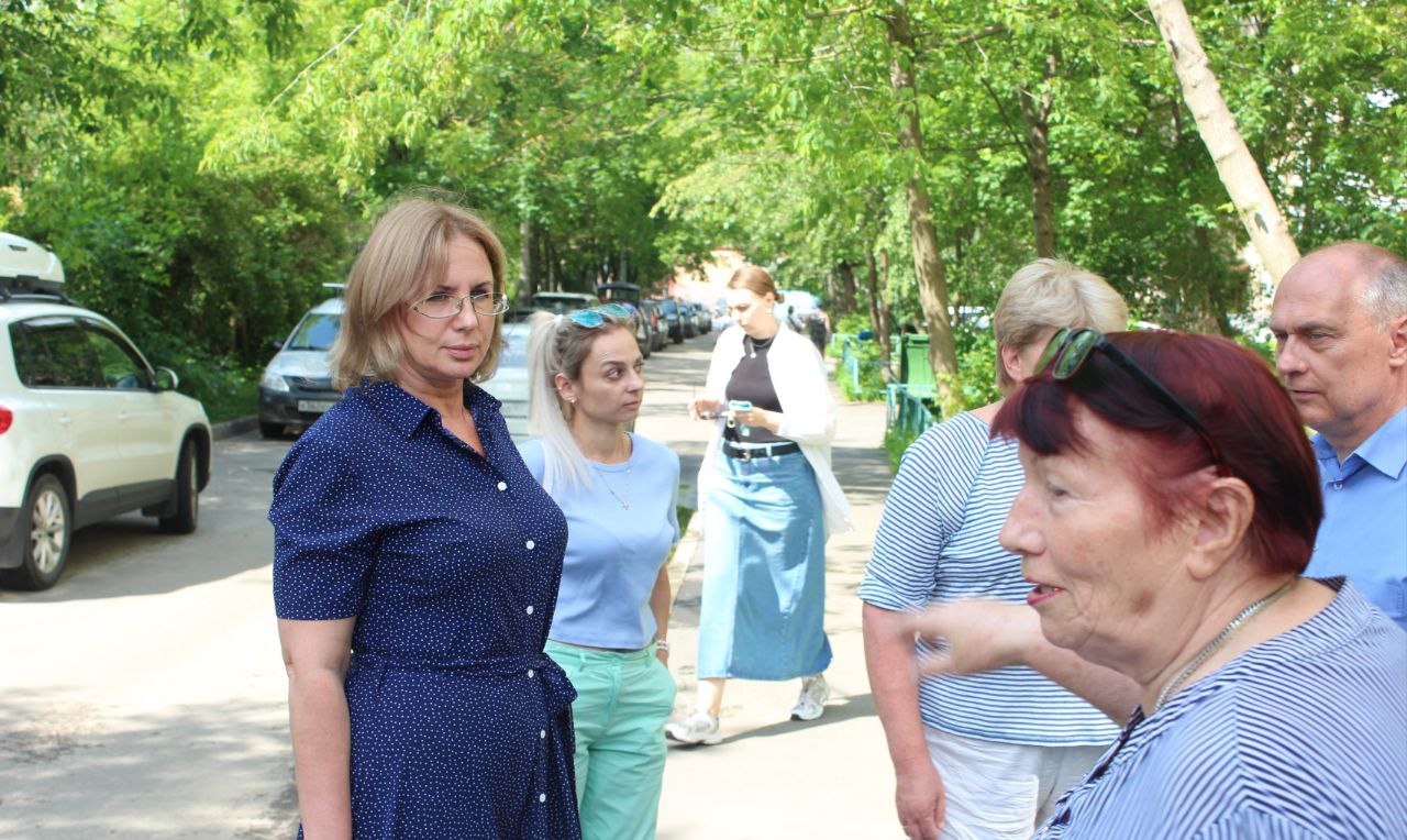 Заместитель главы г.о. Фрязино Юлия Шувалова провела встречу с жителями дома №17 по Проспекту Мира