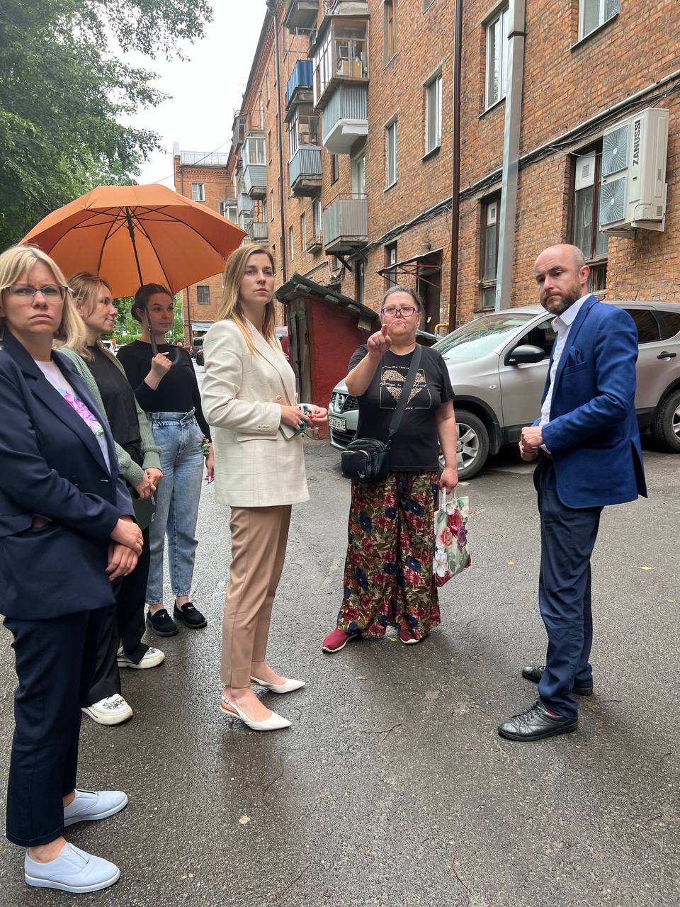 Заместитель главы городского округа Фрязино Наталия Князева встретилась с жителями домов 15 и 17 по ул. Вокзальная