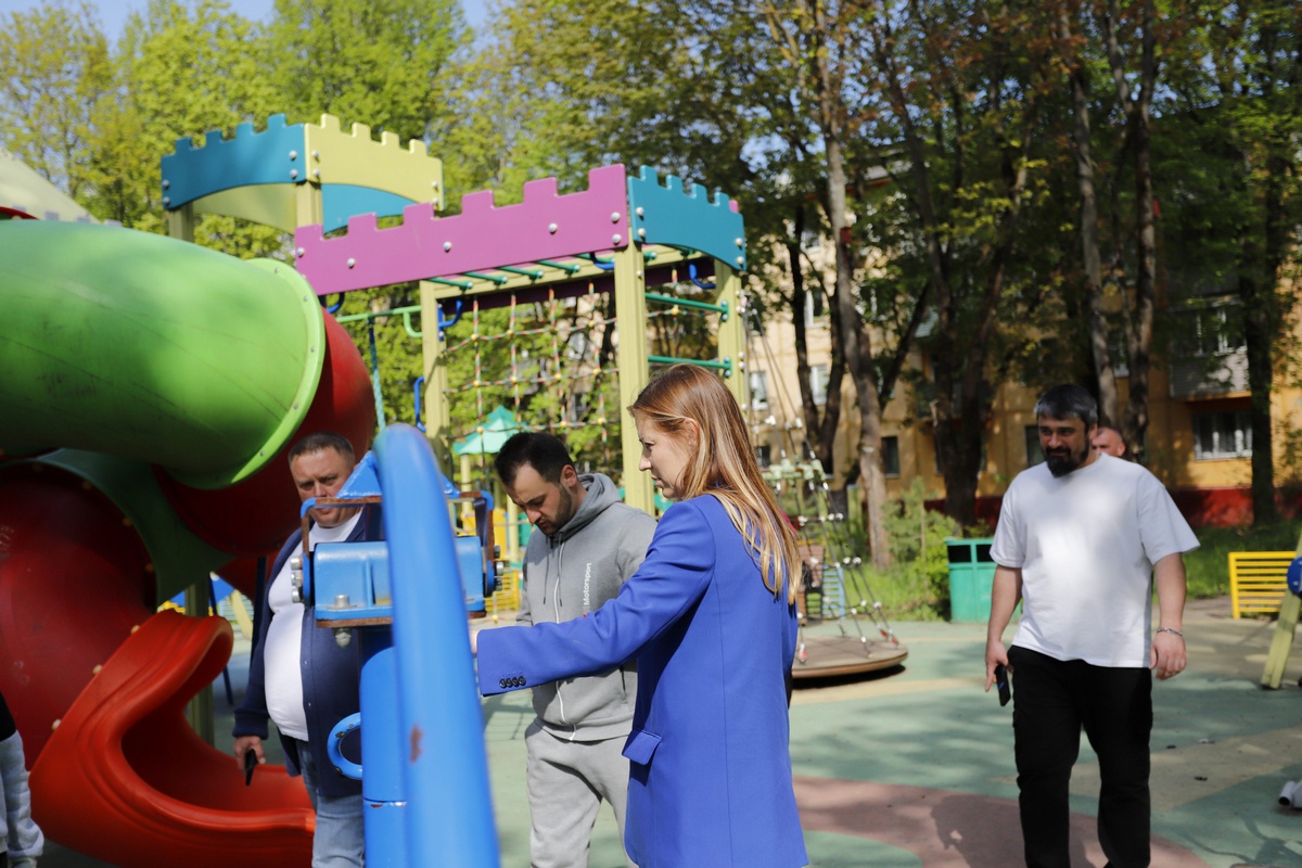 Провели обследование детской игровой площадки напротив дома №31 по улице Вокзальной