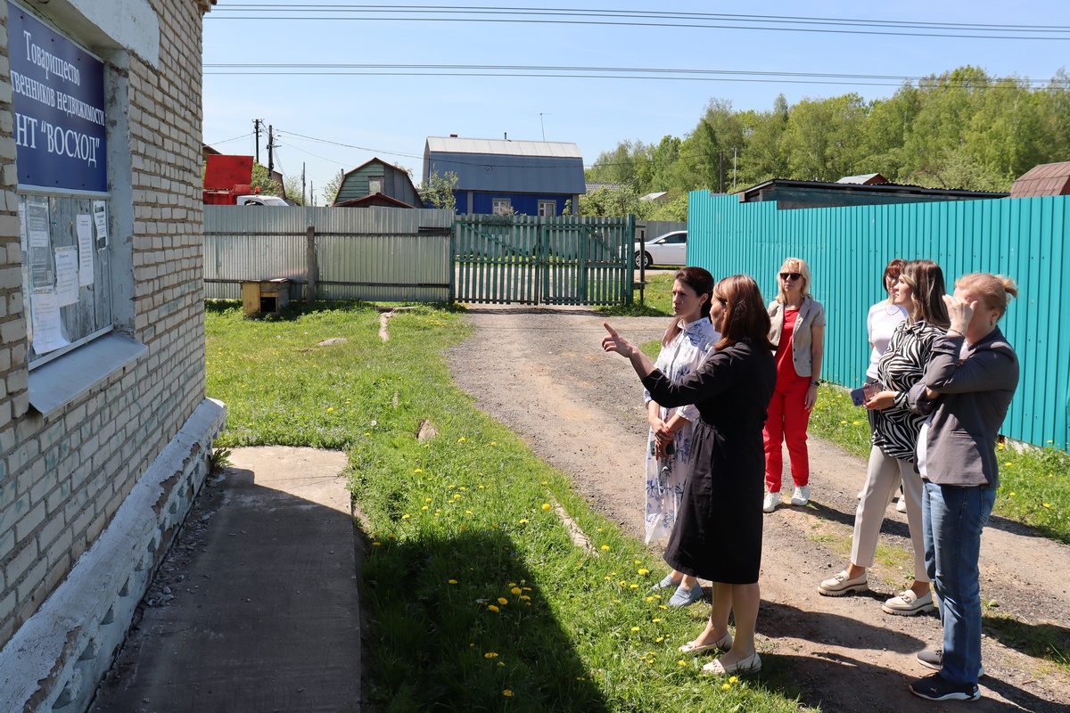 Заместитель главы городского округа Фрязино Наталья Силаева провела обход территории СНТ «Восход»