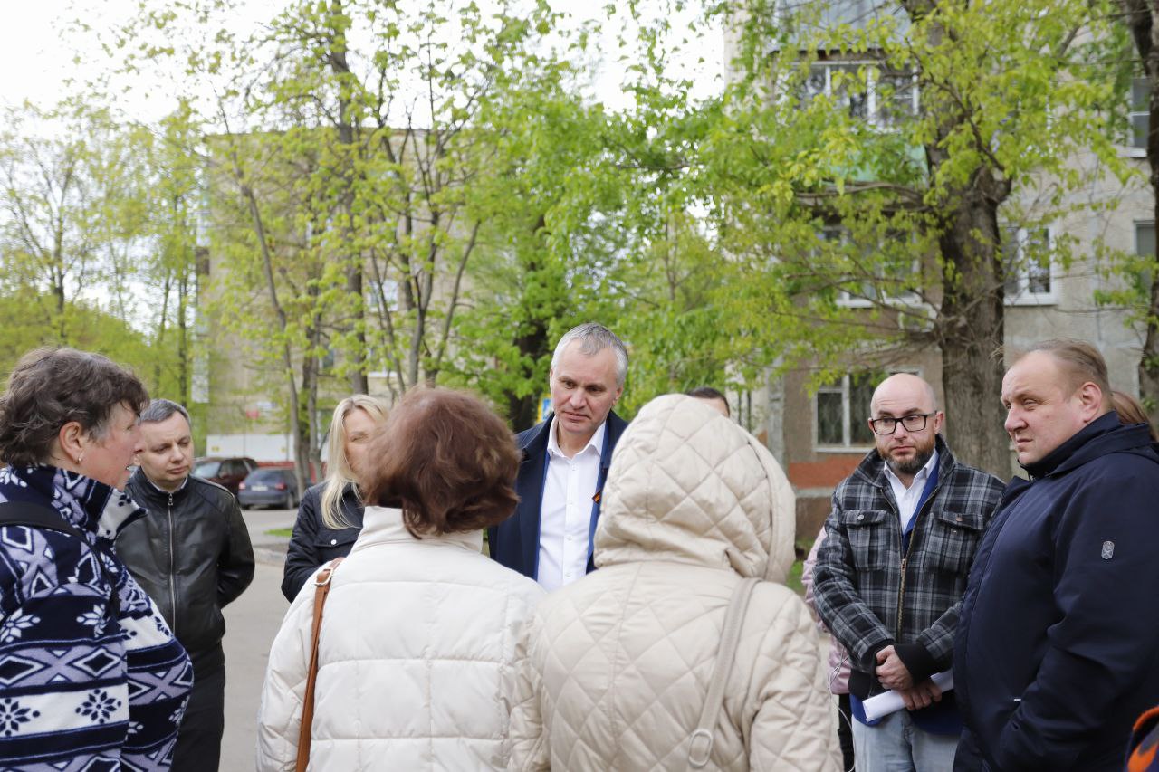 Глава городского округа Фрязино Дмитрий Воробьев встретился с жителями дома 33 по улице Луговая