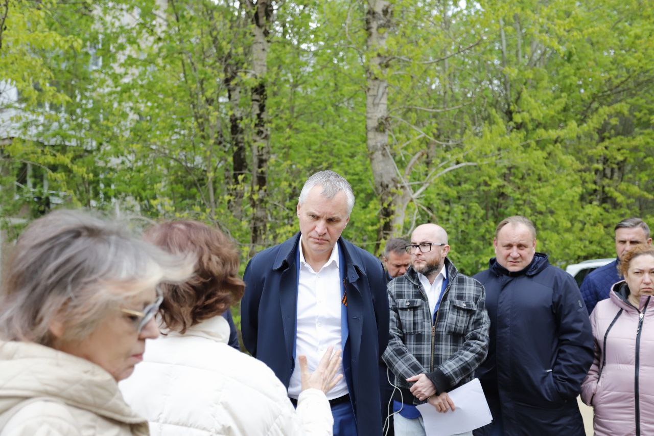 Глава городского округа Фрязино Дмитрий Воробьев встретился с жителями дома 33 по улице Луговая