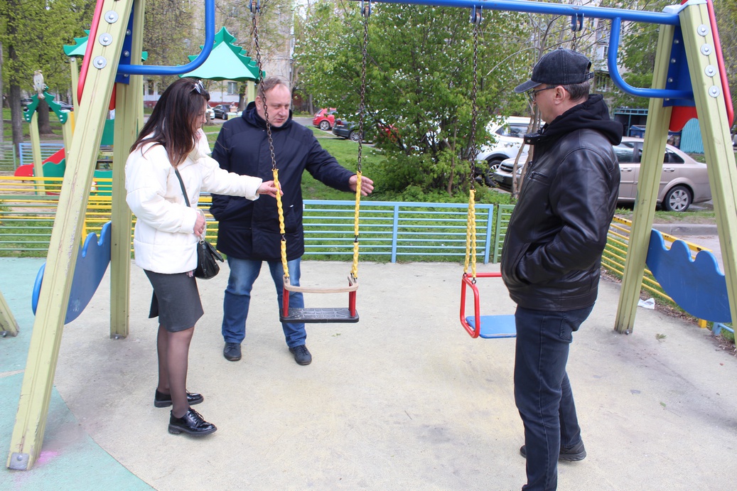 Проверка содержания дворовой территории и многоквартирного дома №33 по улице Луговой