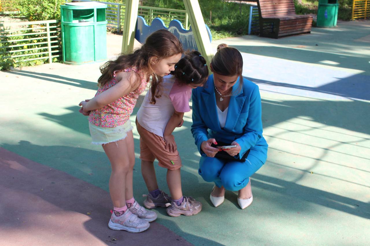 Заместитель главы городского округа Фрязино Наталия Князева провела ю встречу с жителями домов 31 и 33 по улице Вокзальная