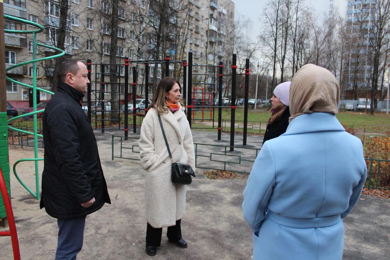 Заместитель главы городского округа Фрязино Виктория Оганезова провела встречу с жителями домов номер 3 по проспекту Мира и домов 27, 29, 29а по улице Луговой