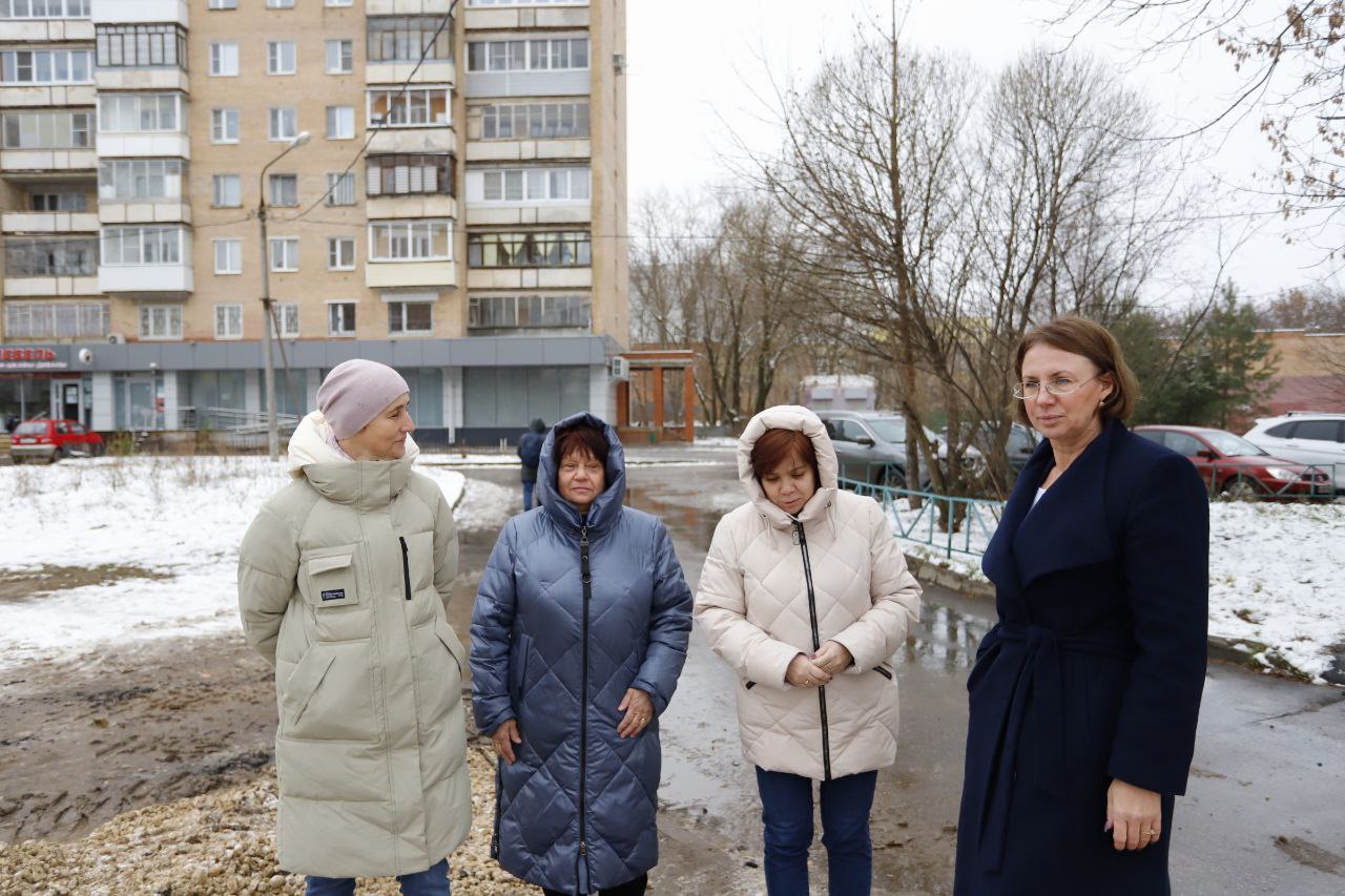 Заместитель главы городского округа Фрязино Юлия Шувалова провела встречу с жителями домов № 17 и 19 по проспекту Мира