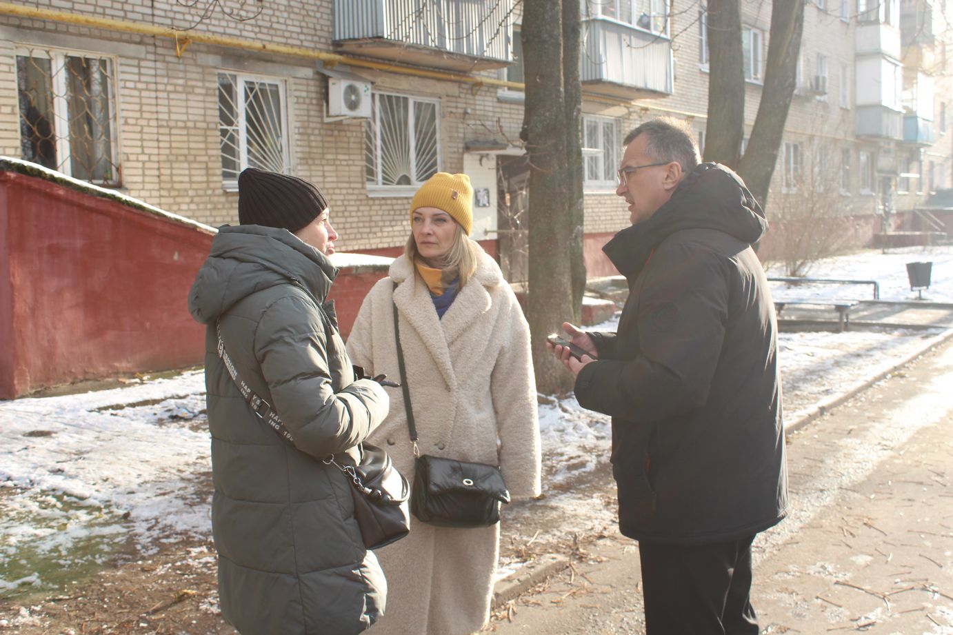 Заместитель главы городского округа Фрязино Виктория Оганезова провела встречу с жителями дома по проспекту Мира,