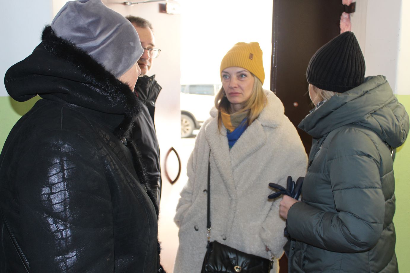 Заместитель главы городского округа Фрязино Виктория Оганезова провела встречу с жителями дома по проспекту Мира,