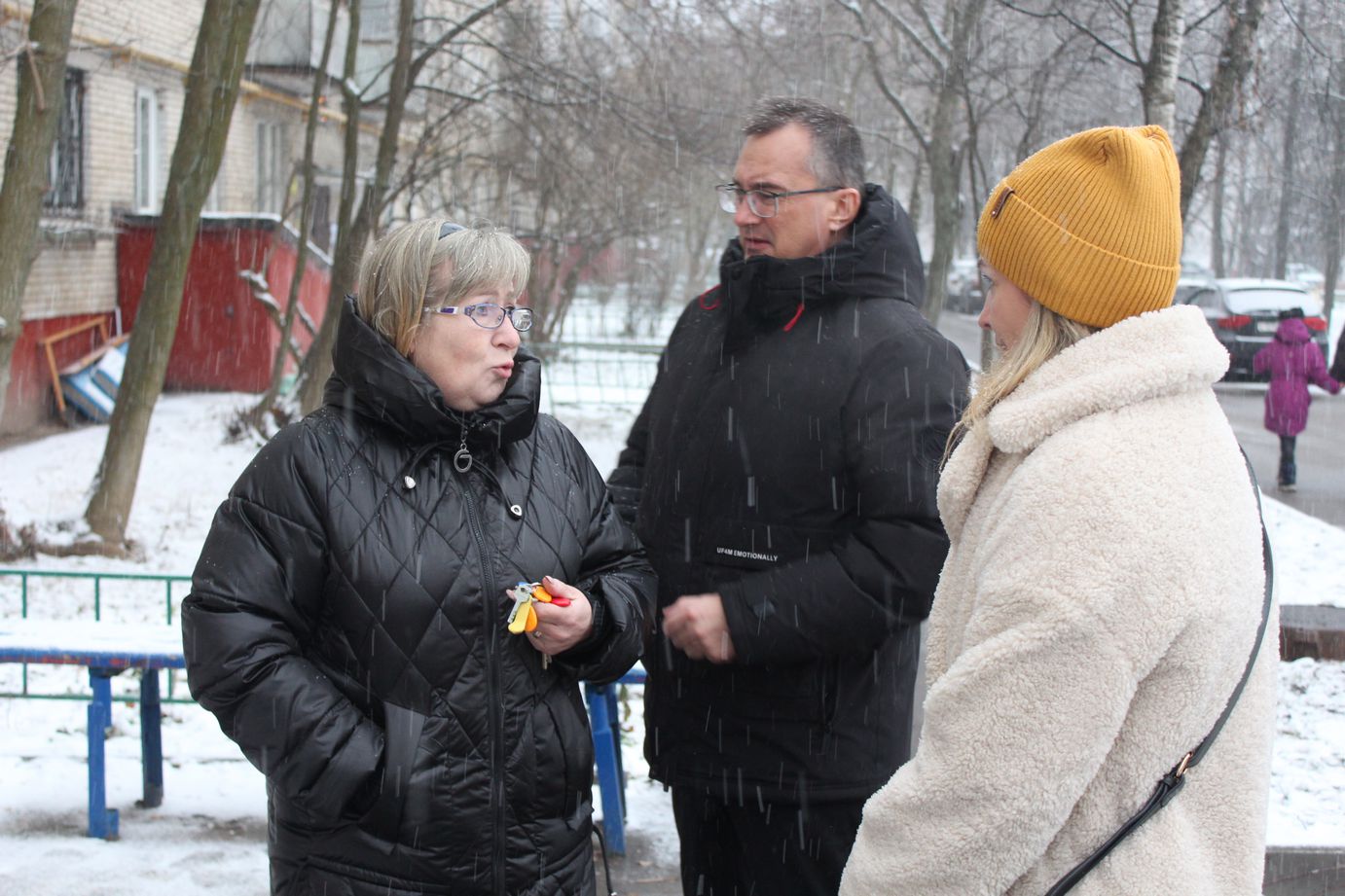 Заместитель главы городского округа Фрязино Виктория Оганезова встретилась с жителями домов, охватывающих двор домов проспект Мира 7, ул. Центральная 2а, 4а, 6а, 8а и ул. Советская 1а
