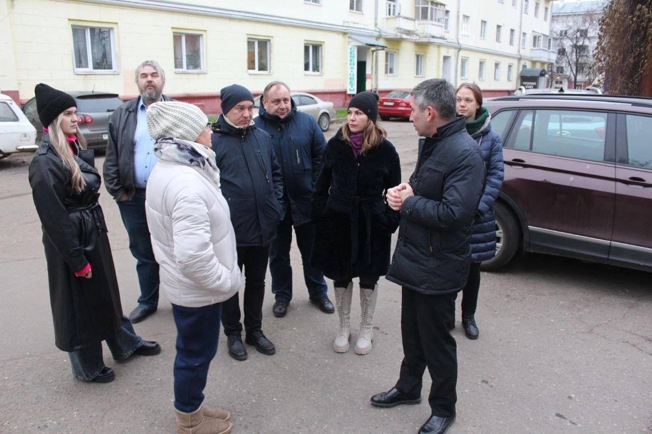Первый заместитель главы Нодар Бощеван провёл встречу с жителями домов 5 и 6 по ул. Московская