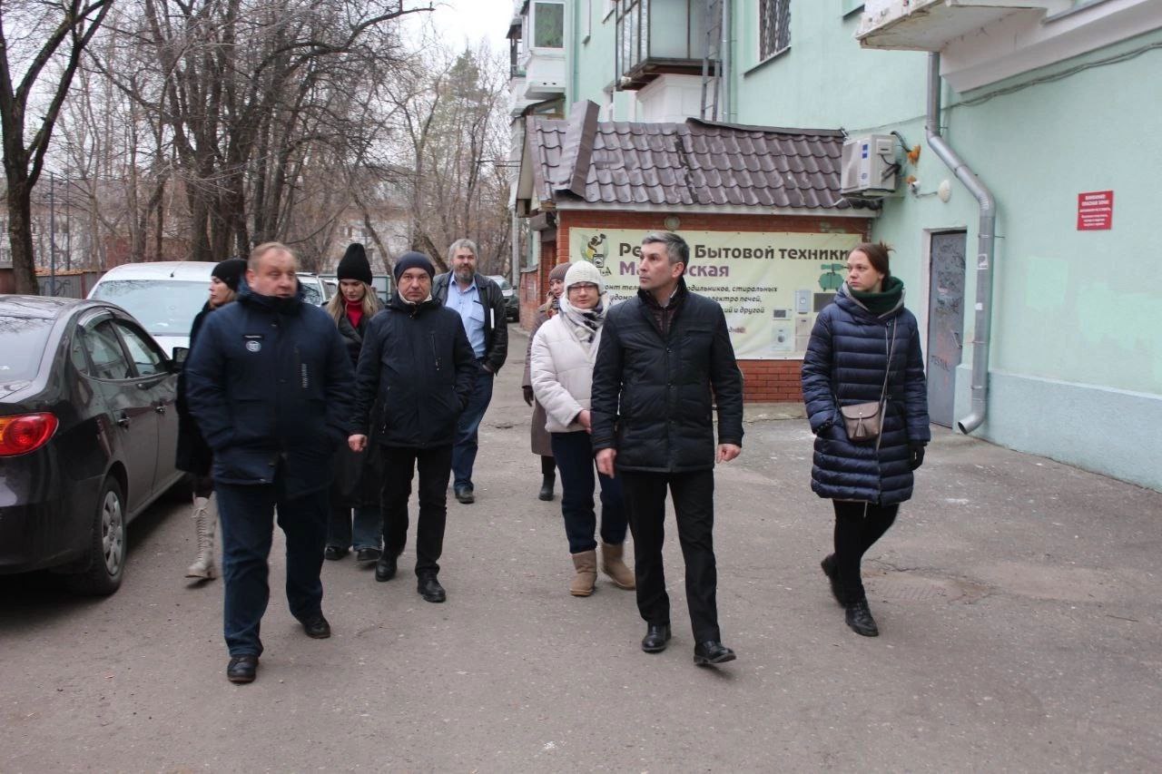 Первый заместитель главы Нодар Бощеван провёл встречу с жителями домов 5 и 6 по ул. Московская