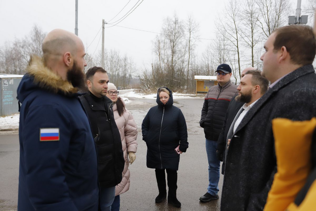 Заместитель главы городского округа Фрязино Артем Вольчак пообщался с жителями домов 27 А, Б, В, Г по улице Полевая